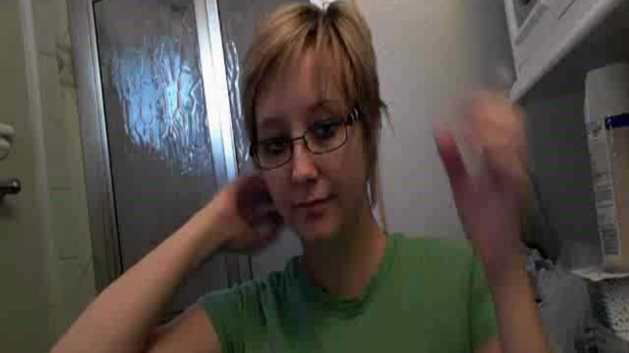 Lilith Farting and Pooping in Porcelain - A Scat Porn Video You Won't Forget!