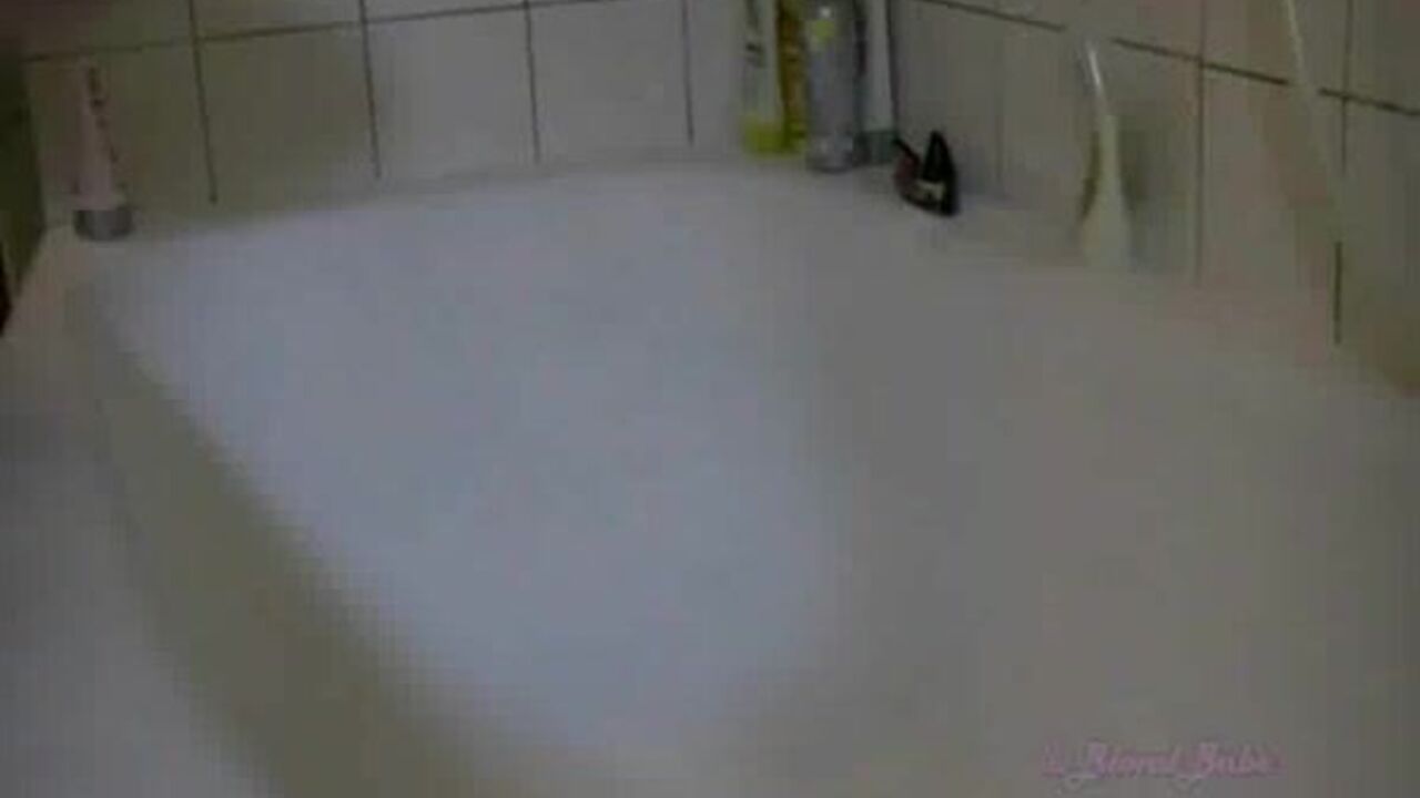 Watch this kinky scat porn video featuring a filthy slut getting her pussy pounded