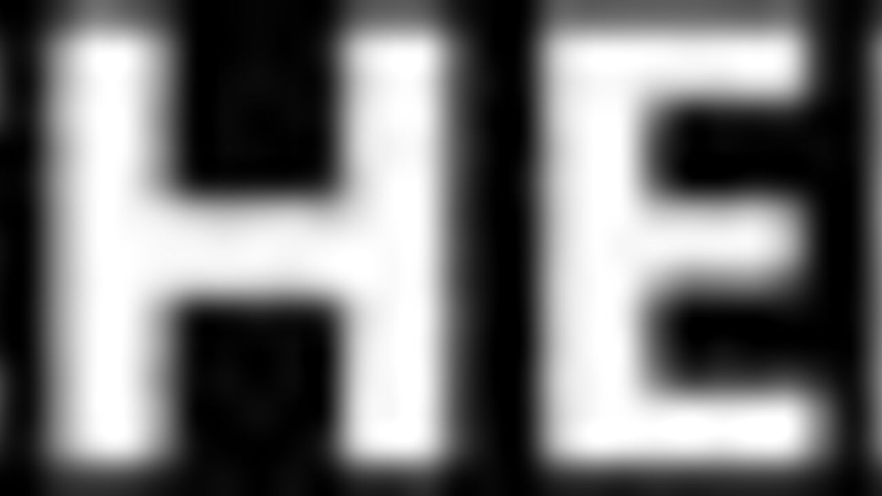 Watch this slutty scat porn video featuring Cookie Sandwich getting her pussy and ass eaten out