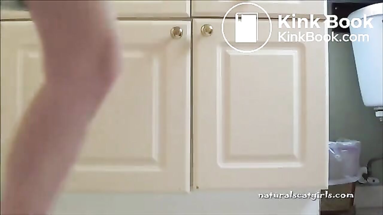 Watch this kinky slut get her filthy ass drilled in solo action