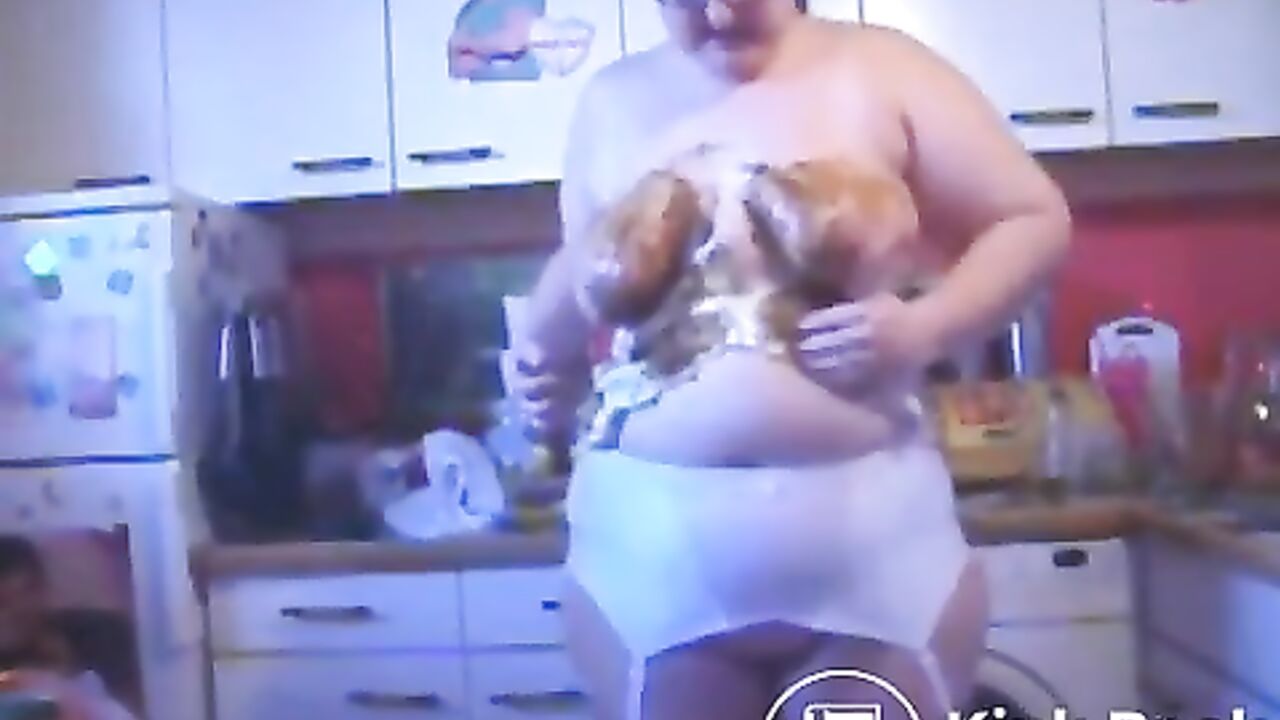 Watch this filthy slut shitting and getting scat with a wild ride