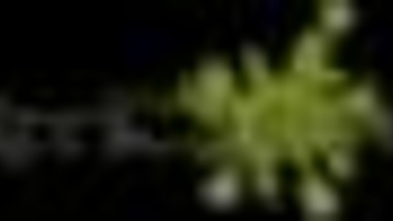 Bathroom scatting: A hot chick gets a mouthful of cum in her filthy mouth