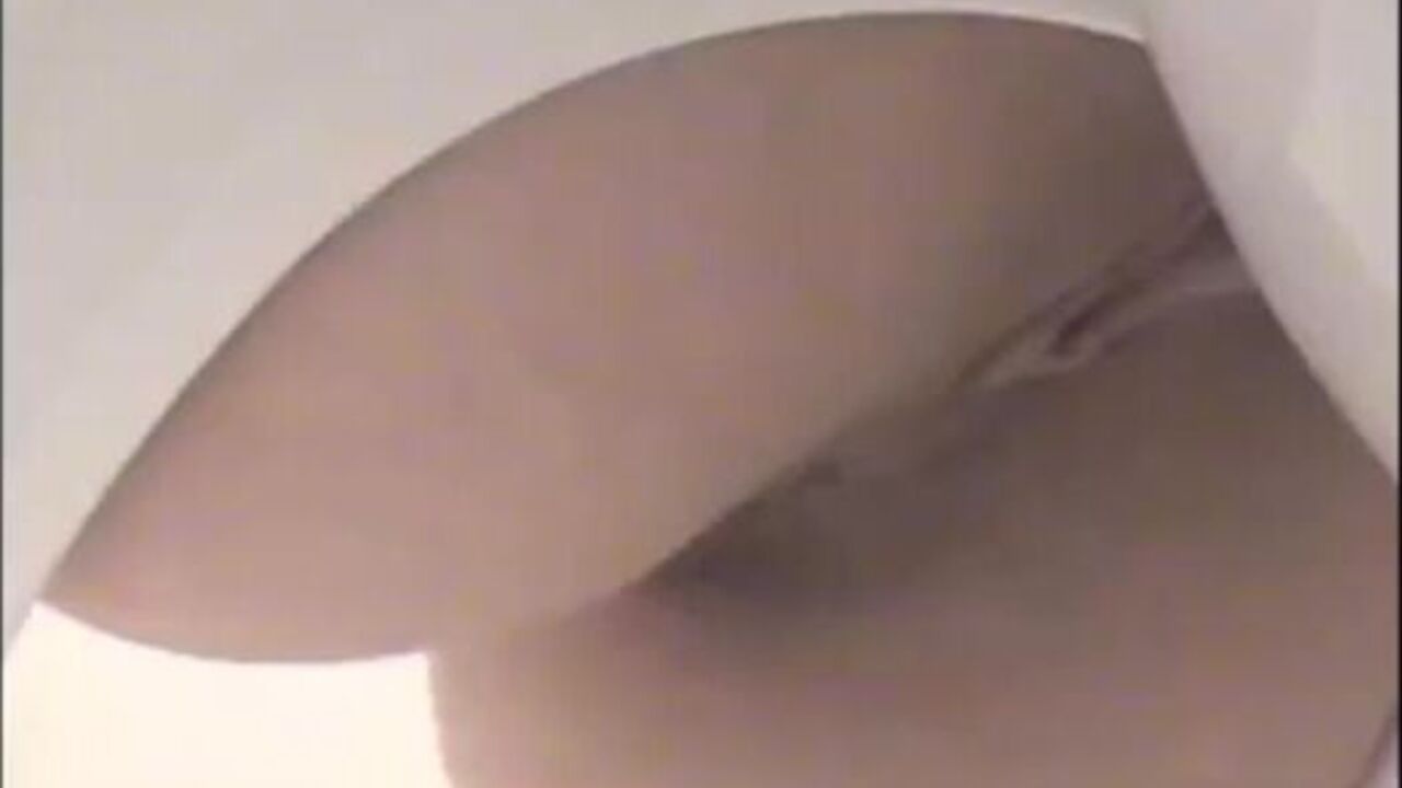 Watch this slutty girl get off on scatting and pissing in close-up view