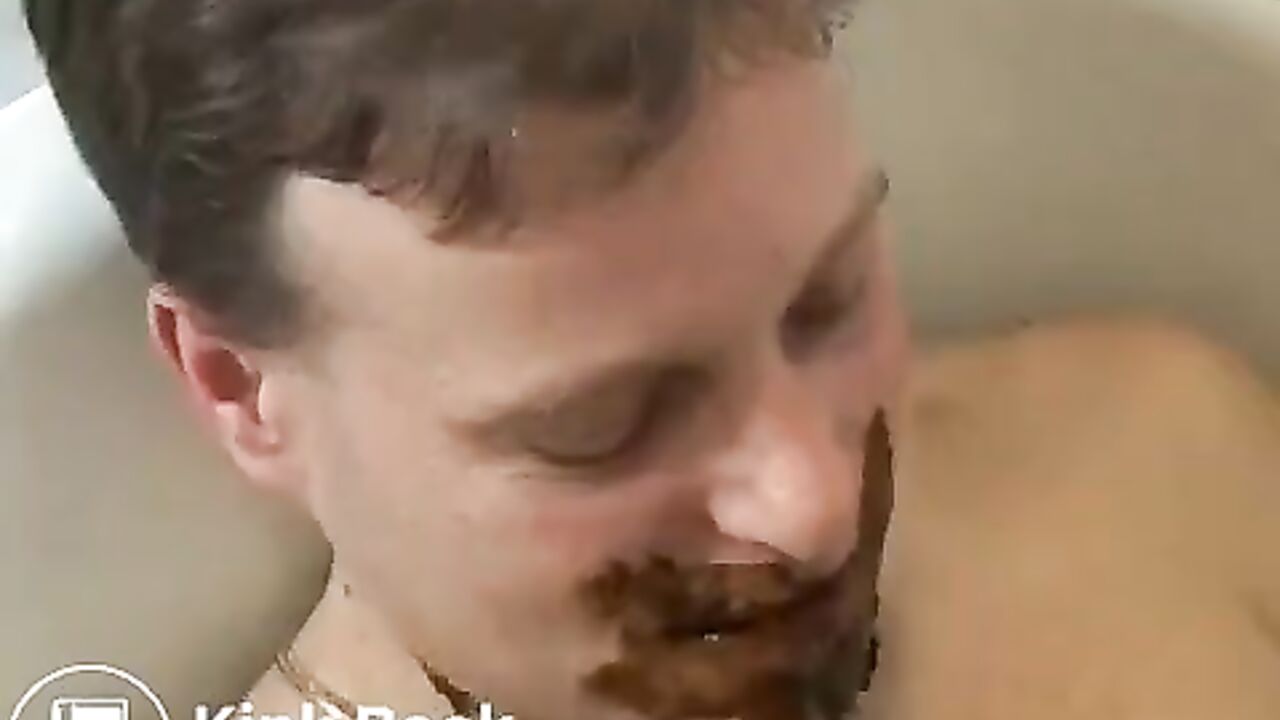 Watch as this scat porno girl gets down and dirty with her own load