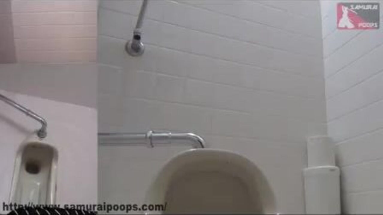 Watch this Japanese schoolgirl get a hot load in her toilet - Unsensored videos
