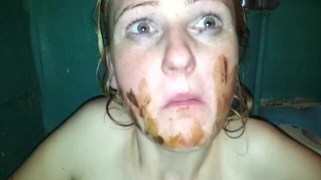 Slave girl love to eat