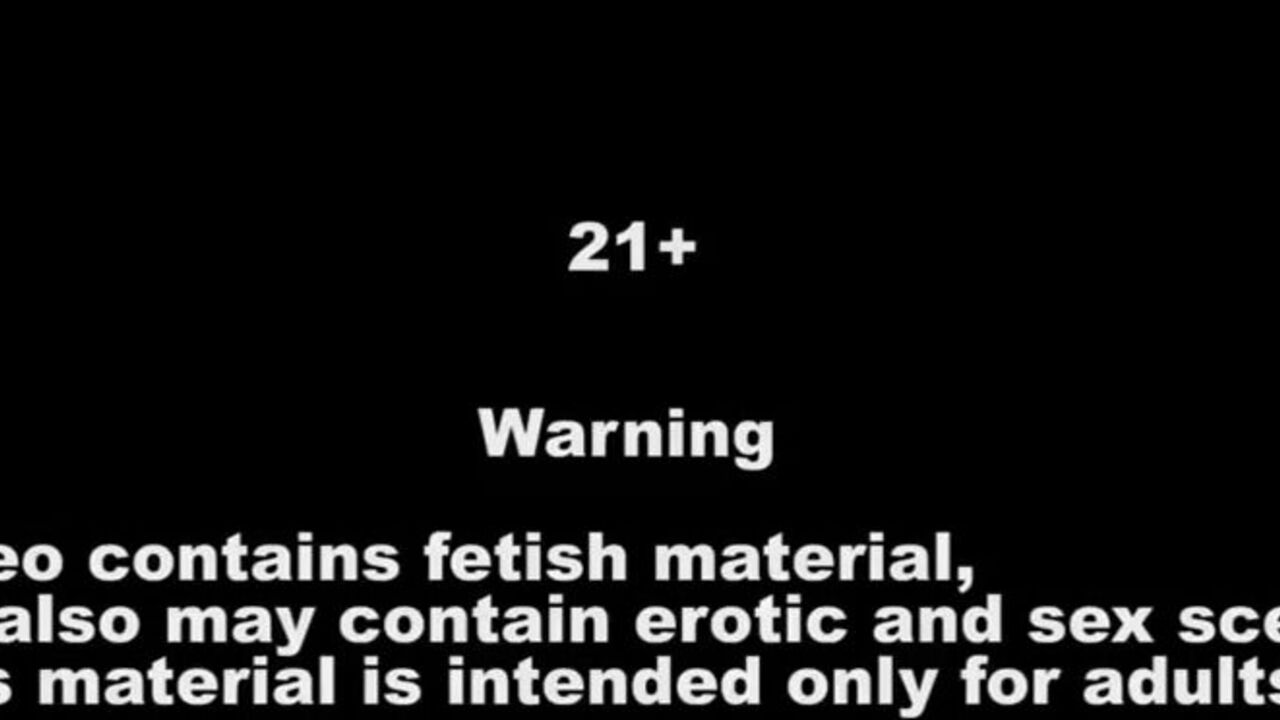 Watch this amateur scat porn video featuring juicy scat play