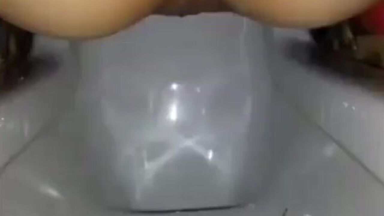 Classy Scat Ladies get kinky with each other in a steamy fetish session