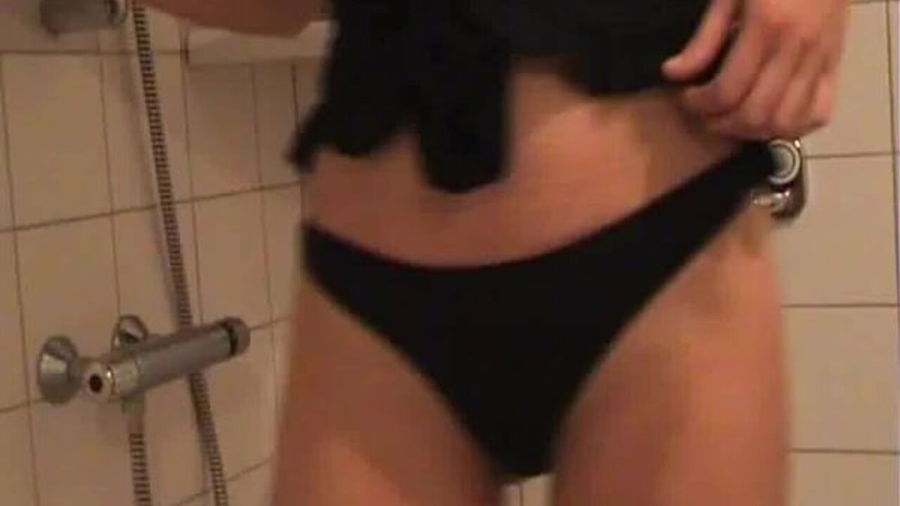 Watch this dirty slut get her scat wet and messy in a kinky pooped-up video