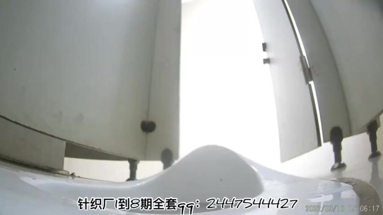 Watch this voyeuristic girl peep and pee in the toilet like a pro