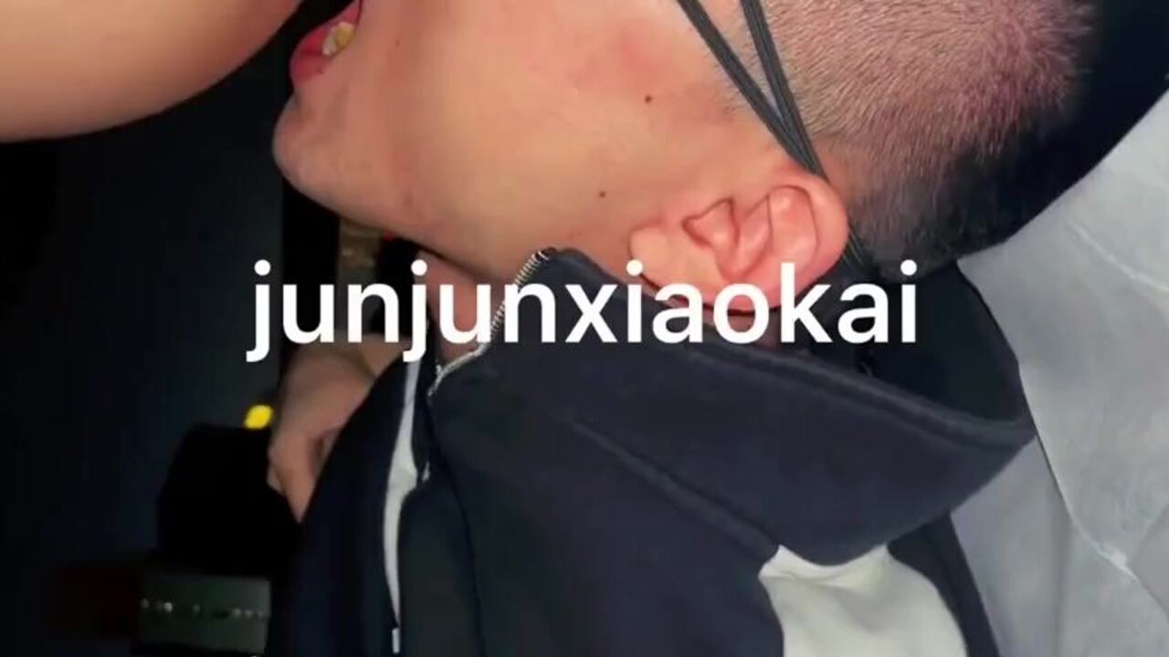 Watch these guys devour scat in the open air