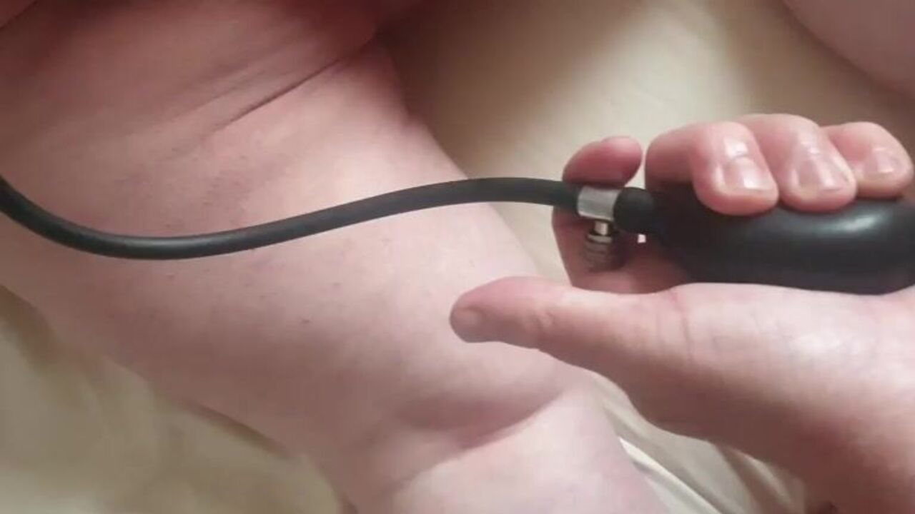 Watch this filthy slut get a messy surprise in her scat