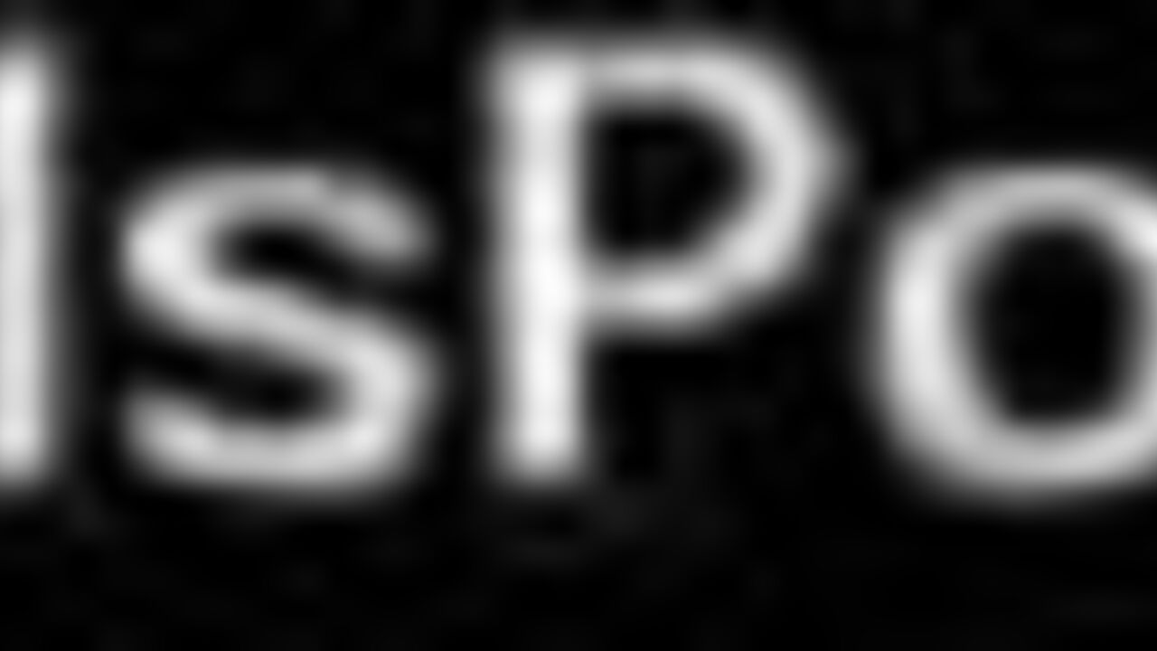 Watch this filthy black chick get her first load of shitting action