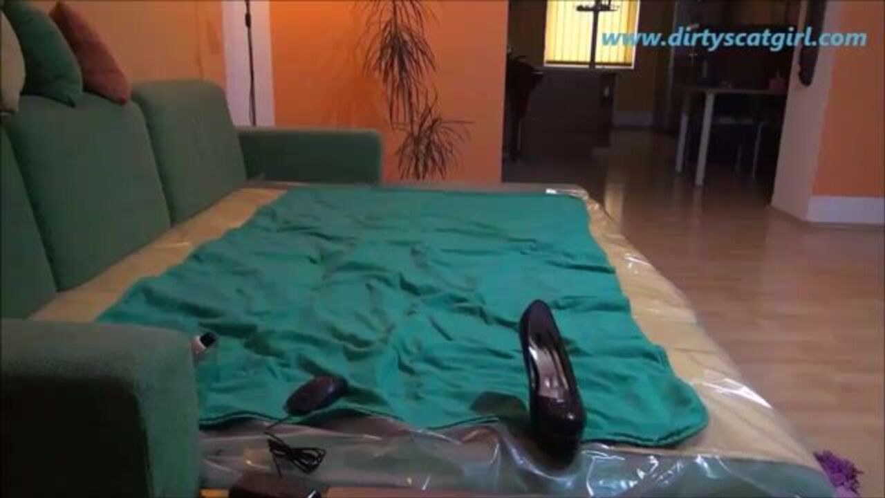 Watch this filthy scat slave get her holes drilled in dirty scat porn