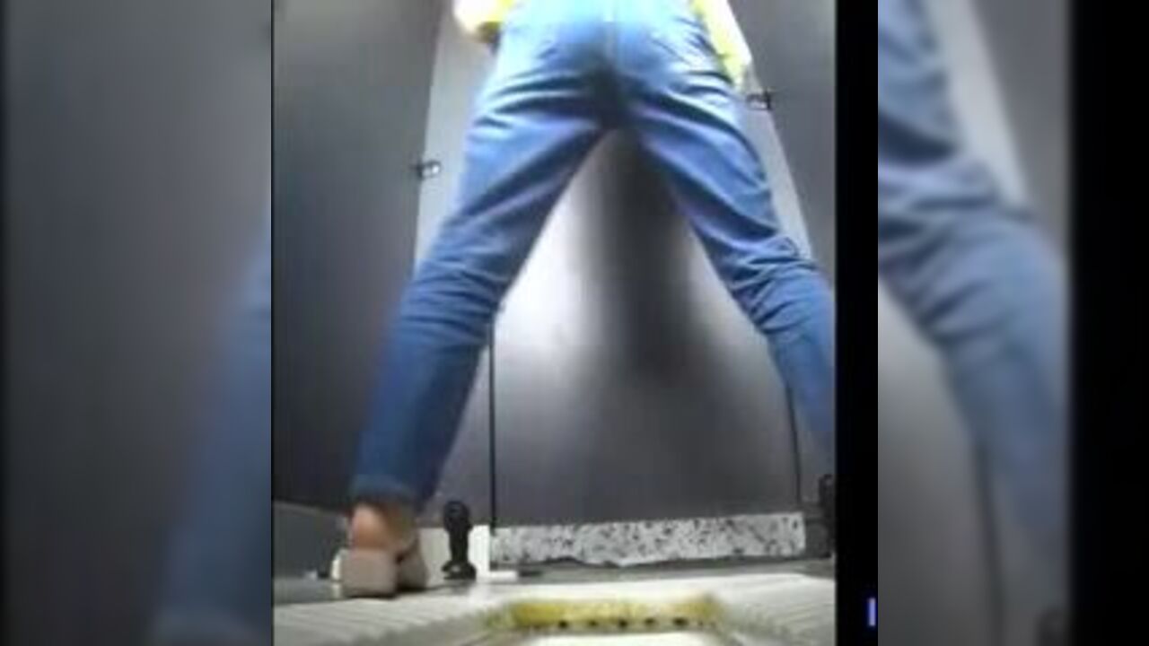 Watch this kinky slut get her scat wet and dirty in a scat video