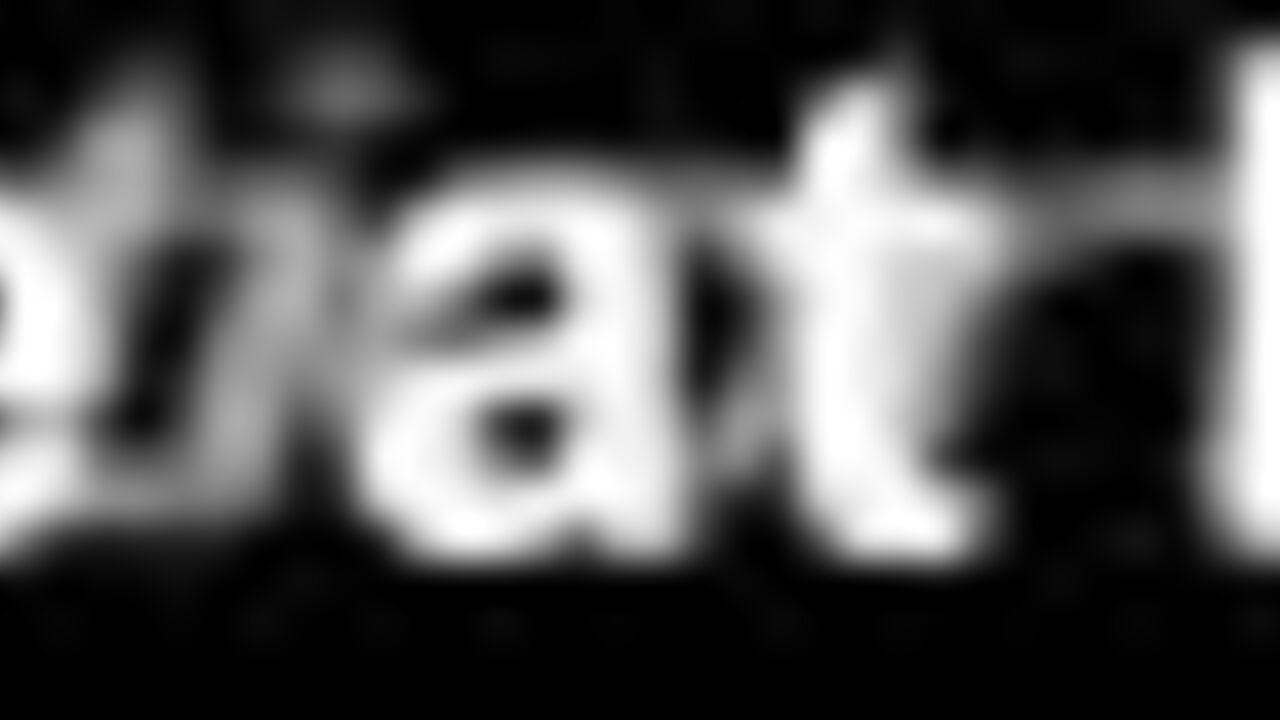 Watch this kinky Thai slut scat and eat her own filth in wild fetish video