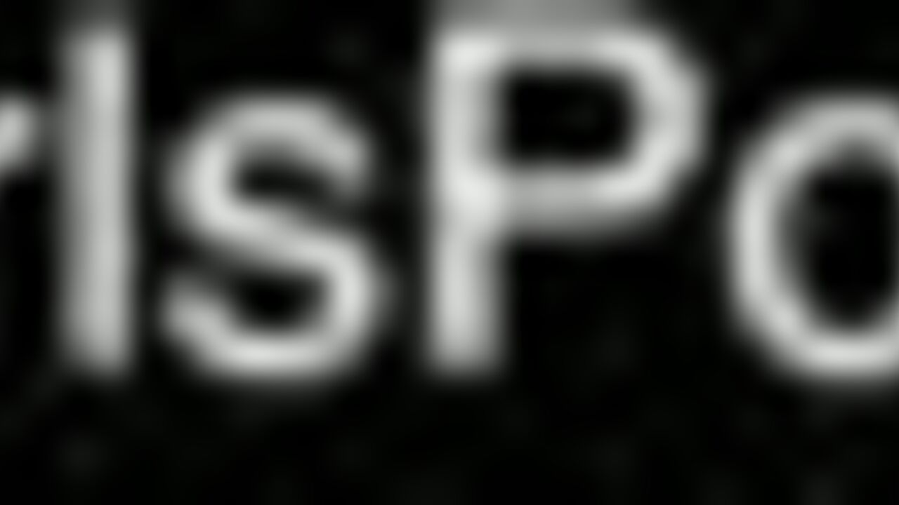 Watch this kinky slut get off on scatting and shitting in this porn video