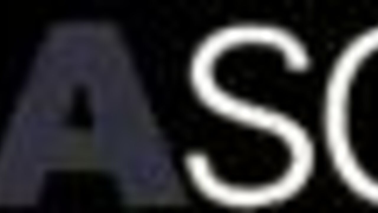 Watch this dirty slut get extreme with her filthy scat