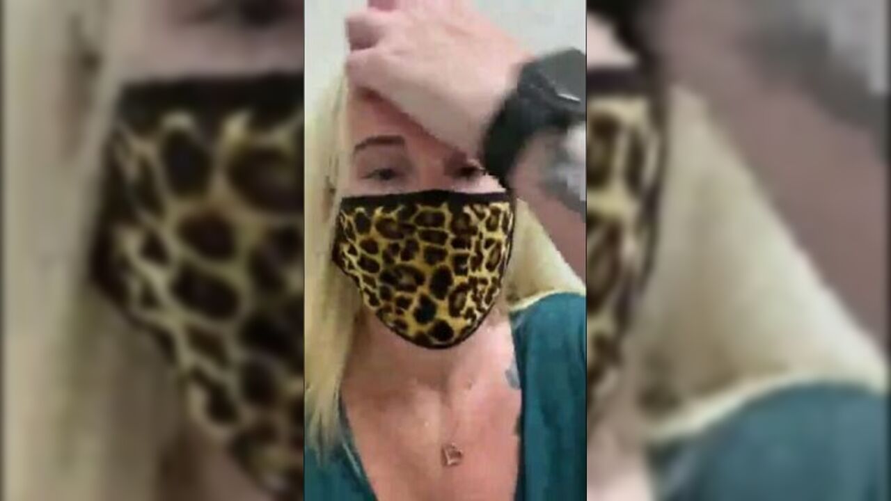 I have a nasty stinky fart fetish - watch me get it on!