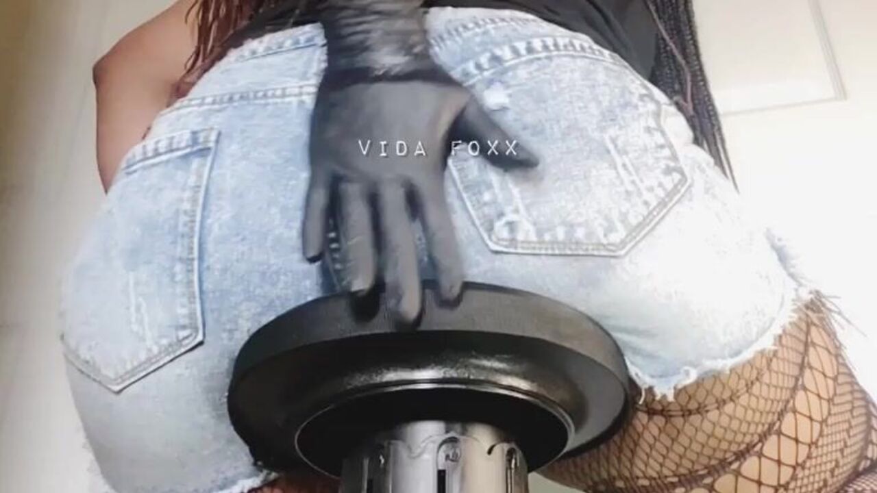 Watch this kinky scat porn video of a scatty woman getting off with some scat play