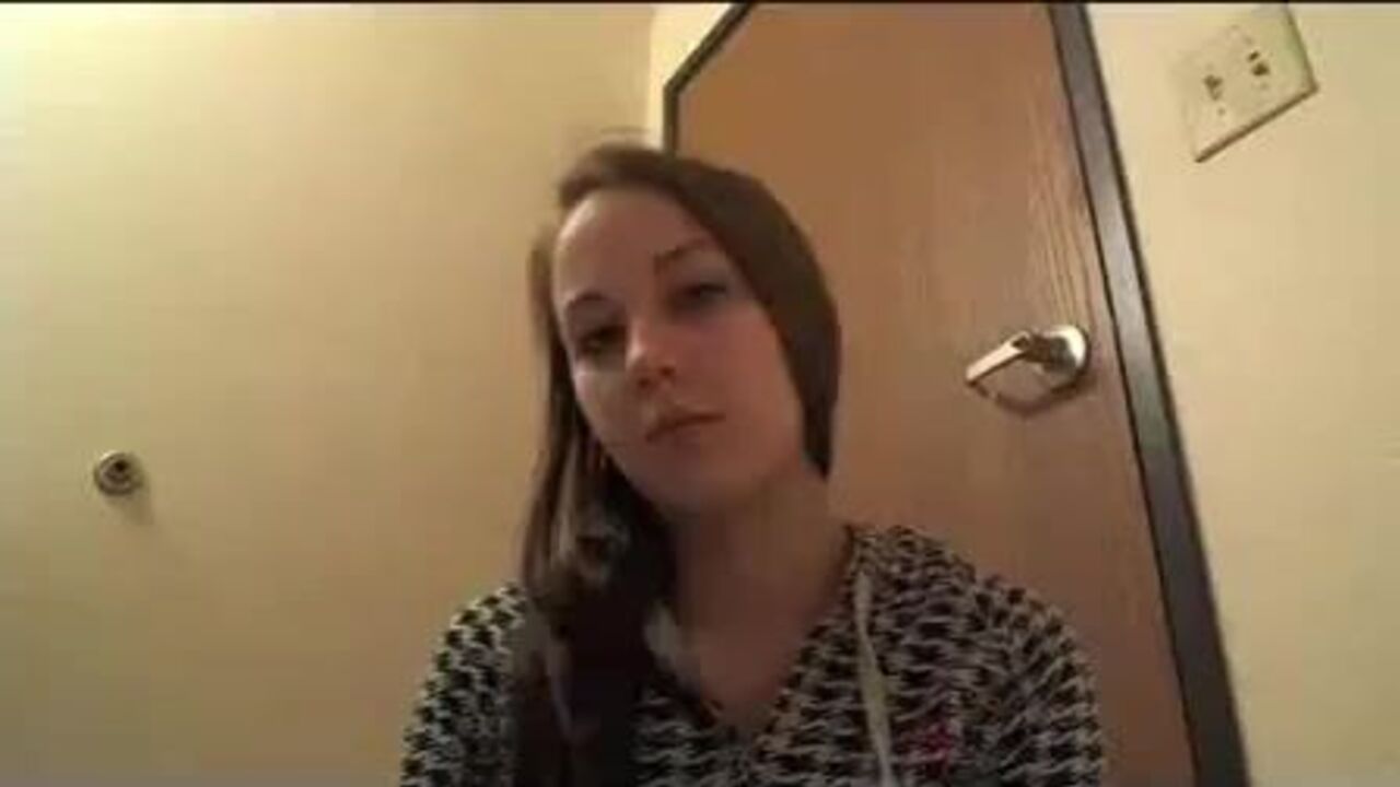 Dirty scat porn with a scatty girl in a water bath