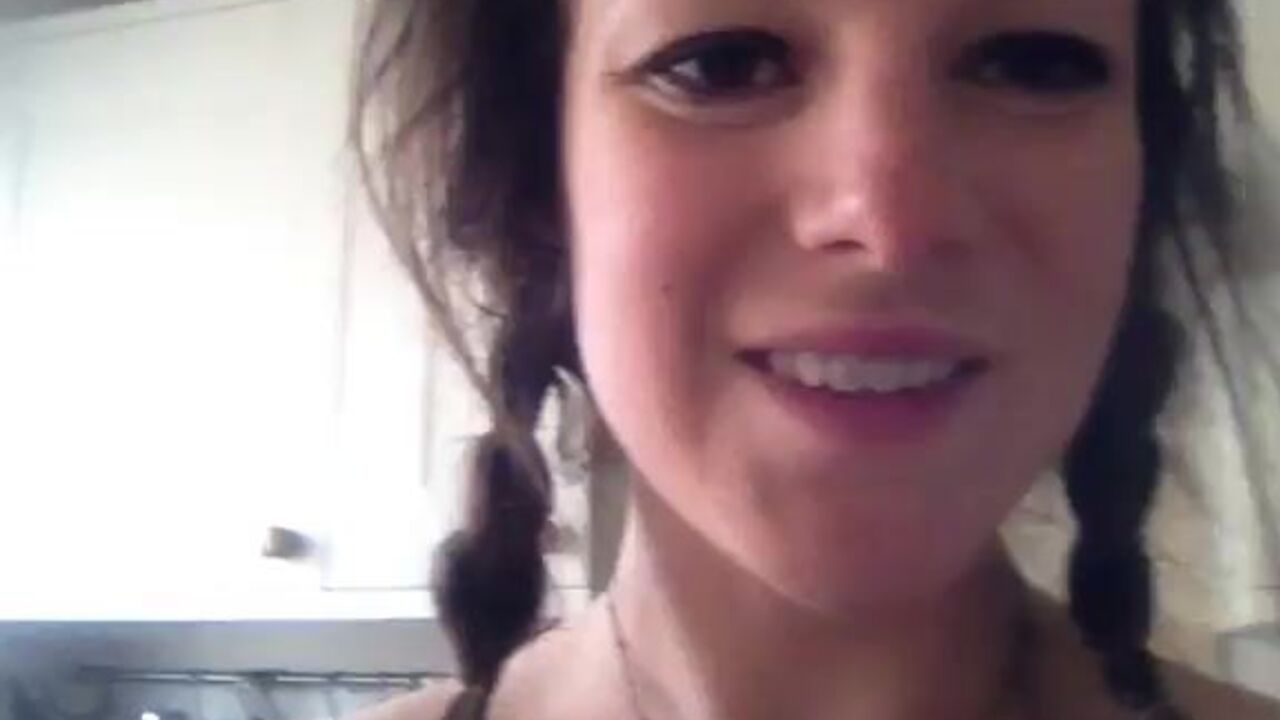 The gorgeous HazelX gets a filthy and sexy scat show on webcam