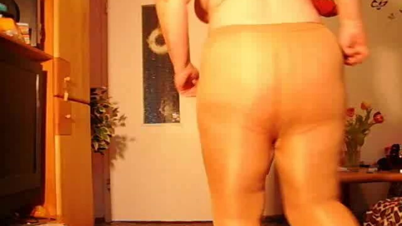 Salit son collant gets a messy surprise from his dirty mistress