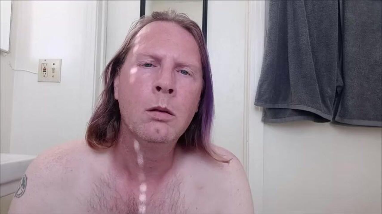 Nasty amateur slut talks dirty while getting her face glazed with jizz