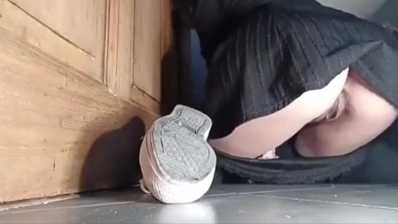 Watch this scat porn video of a filthy pornstar getting pooped in her abode