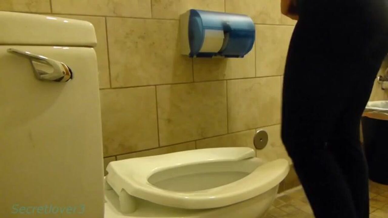 Raw and dirty scat porn video with some kinky scat girls