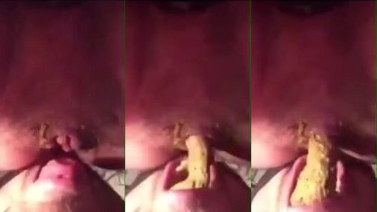 Watch this hot dude devour a scat while getting his daily dose of merde