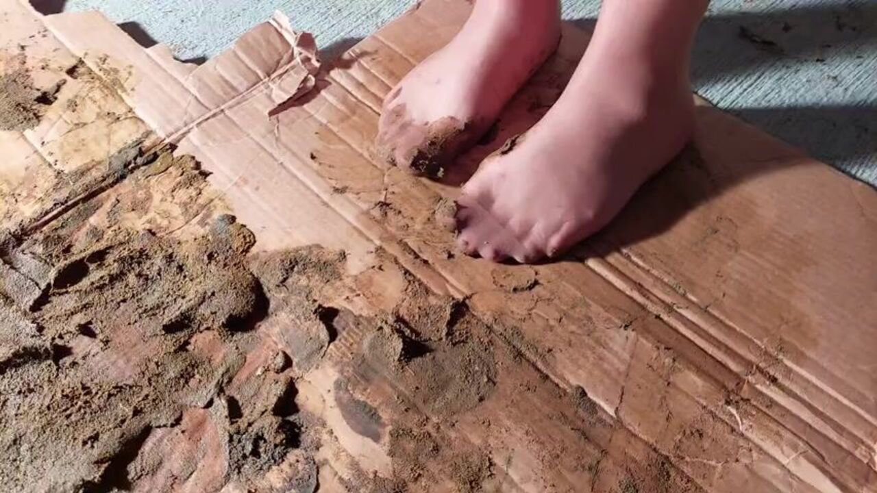 Get up close and personal with a messy pantyhose-clad teen's scat crush up close