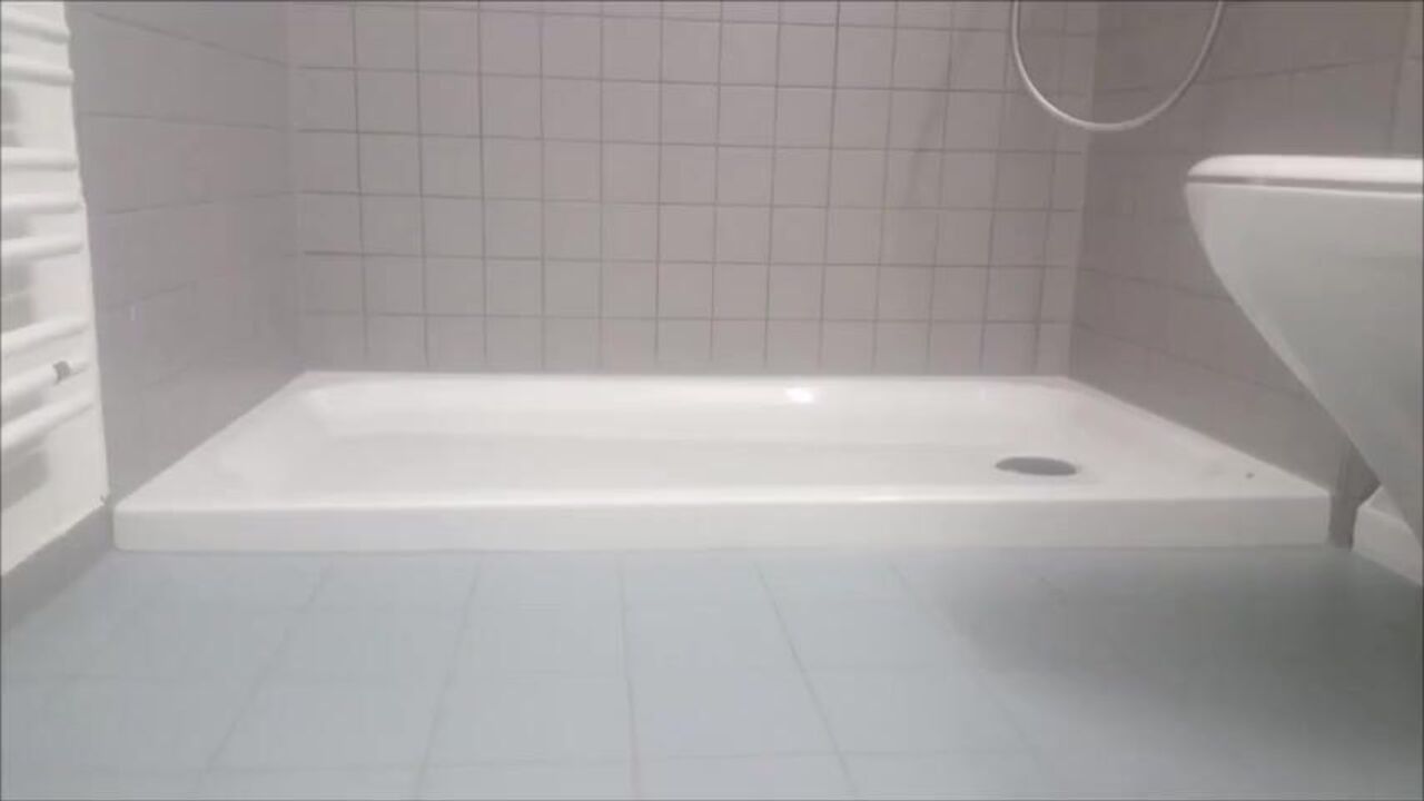 Muscle dude gets kinky with scat in the shower