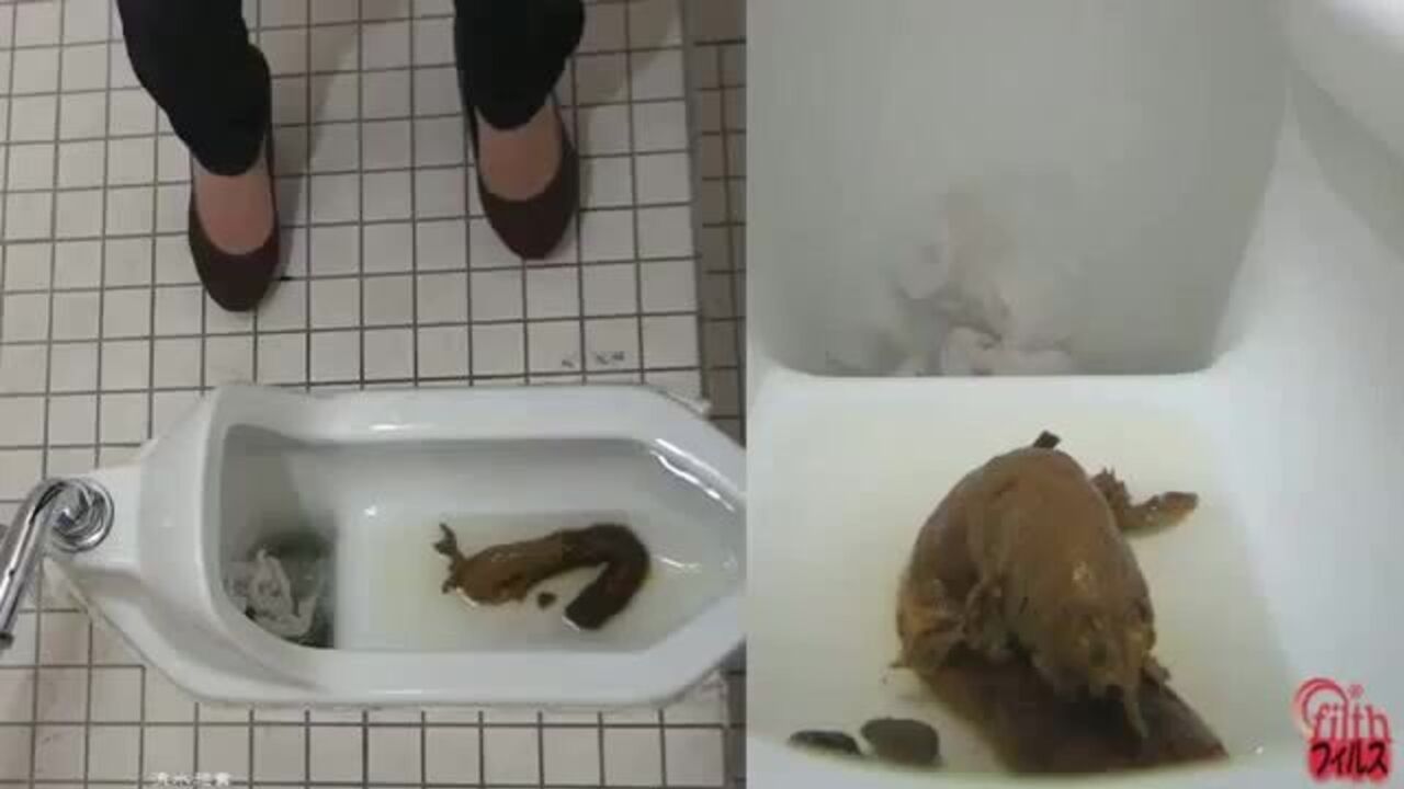 Watch Young Asian slut get her ass and asshole drenched in toilet juice