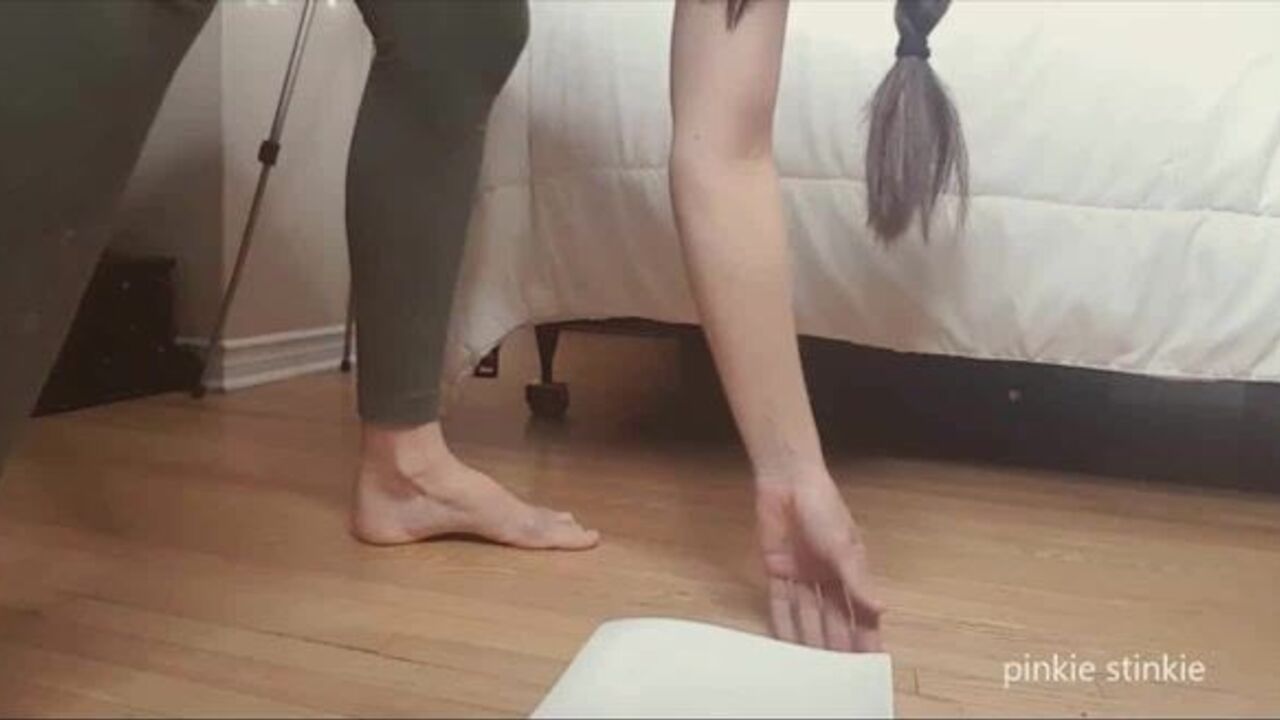 Watch this kinky girl get off on scat and dirty porn