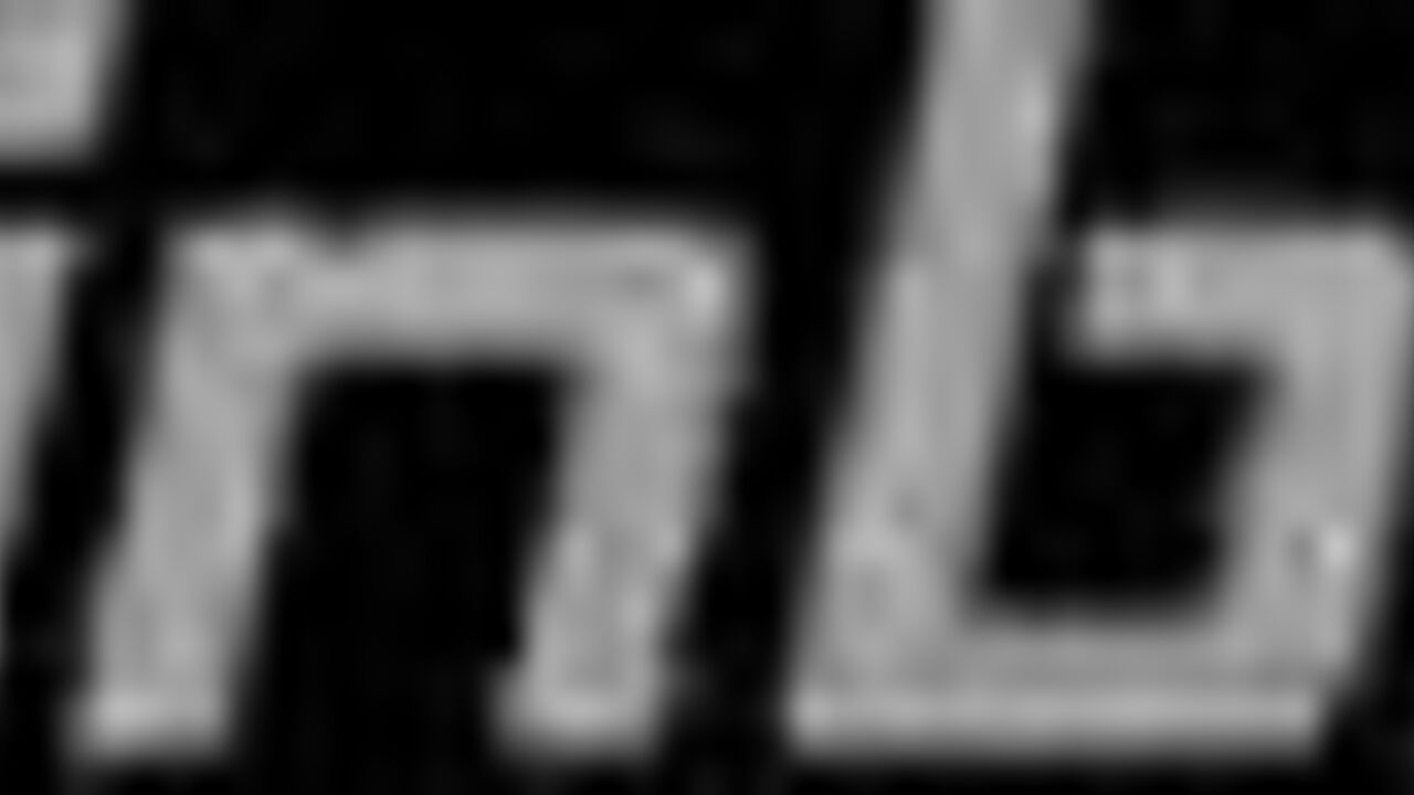 Watch Cindy Blueberry's big boobs bounce in a steamy threesome with two horny studs