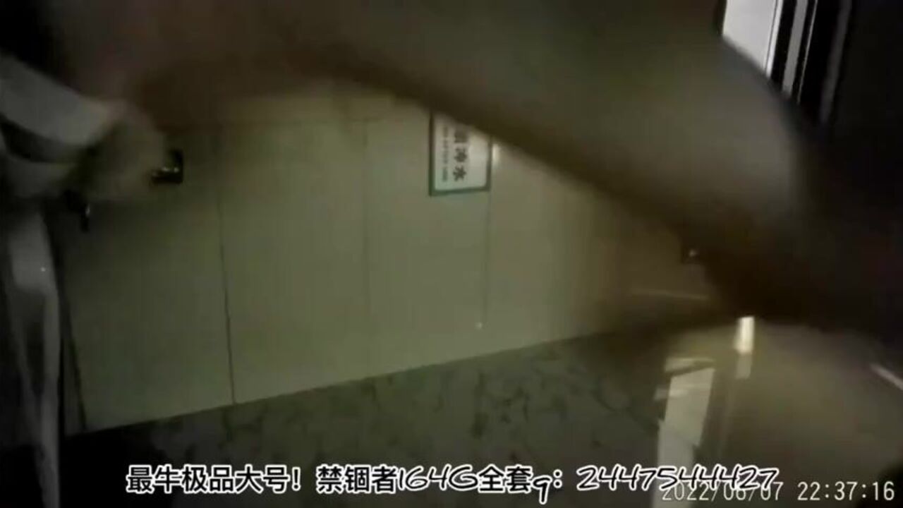 Watch these horny Chinese girls scat in the toilet like a pro!