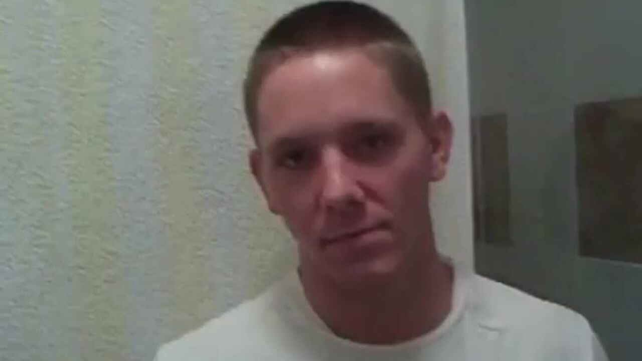 Watch this guy's scat get pumped out while he's alone