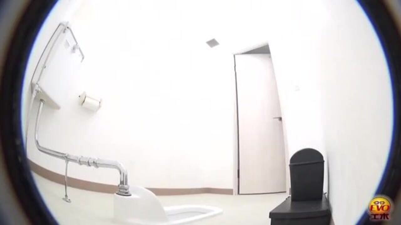 Watch this scatty slut get her pussy and ass stuffed in a hot, wet swim