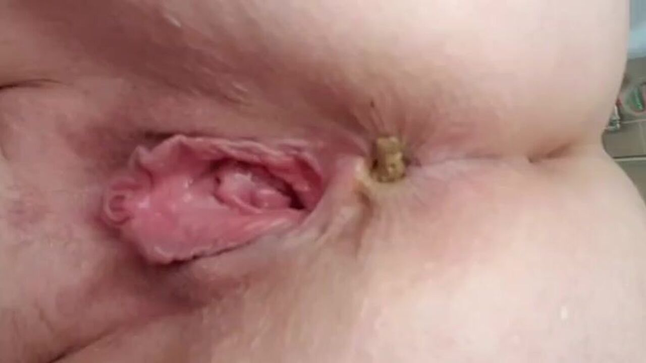 Watch as scat porn gets owned and scatters in this Snapchat video