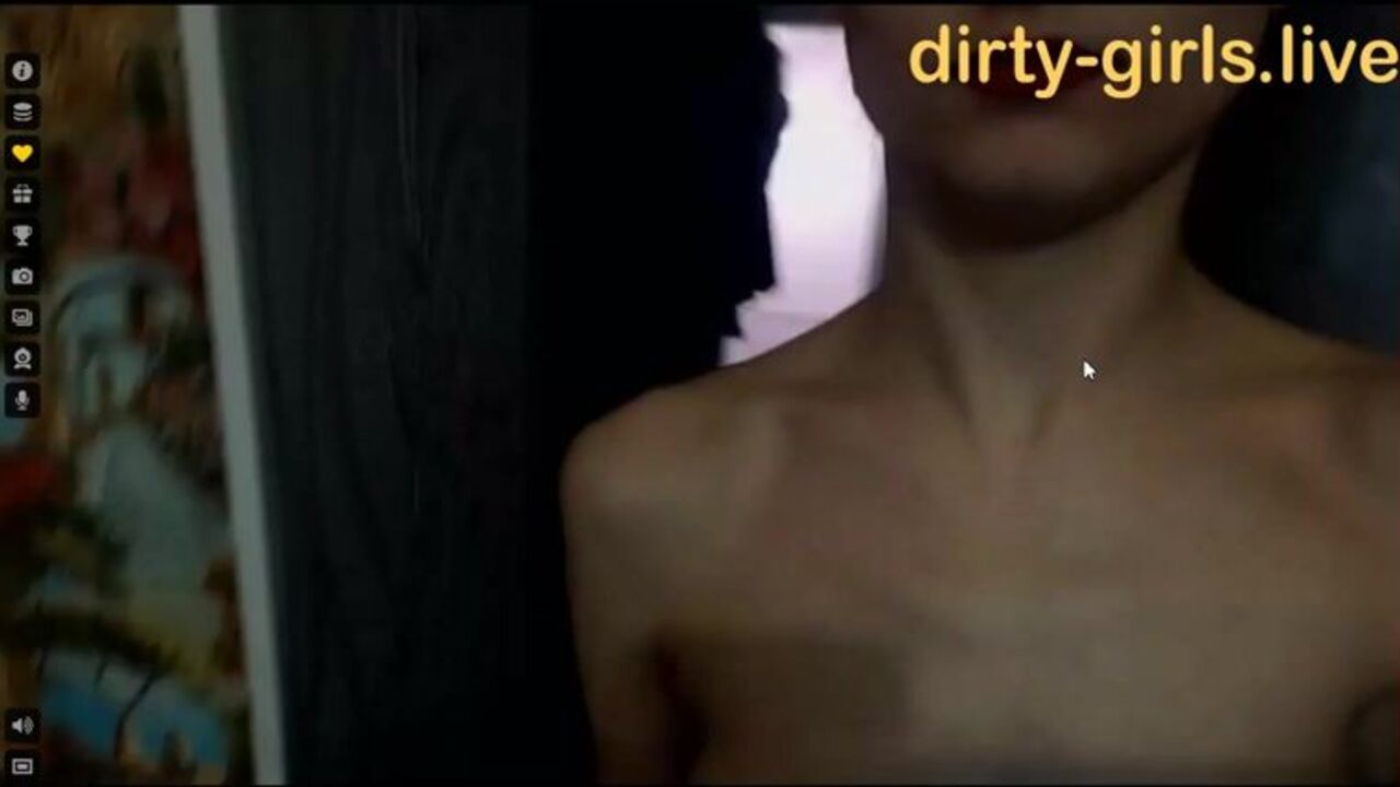 Watch this Russian slut play with her own pussy in the bathtub