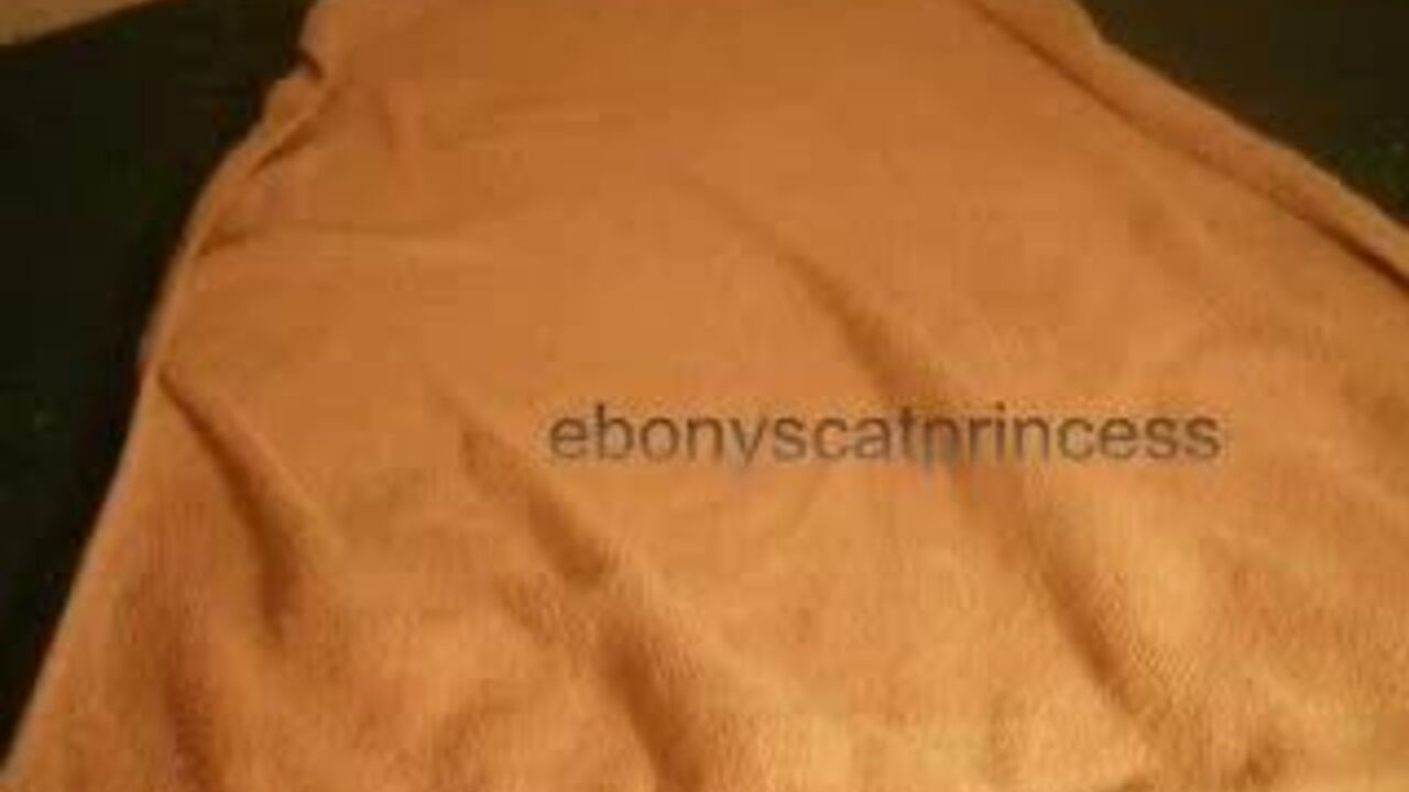 Watch these kinky scat videos of women getting off in a wild and kinky way!