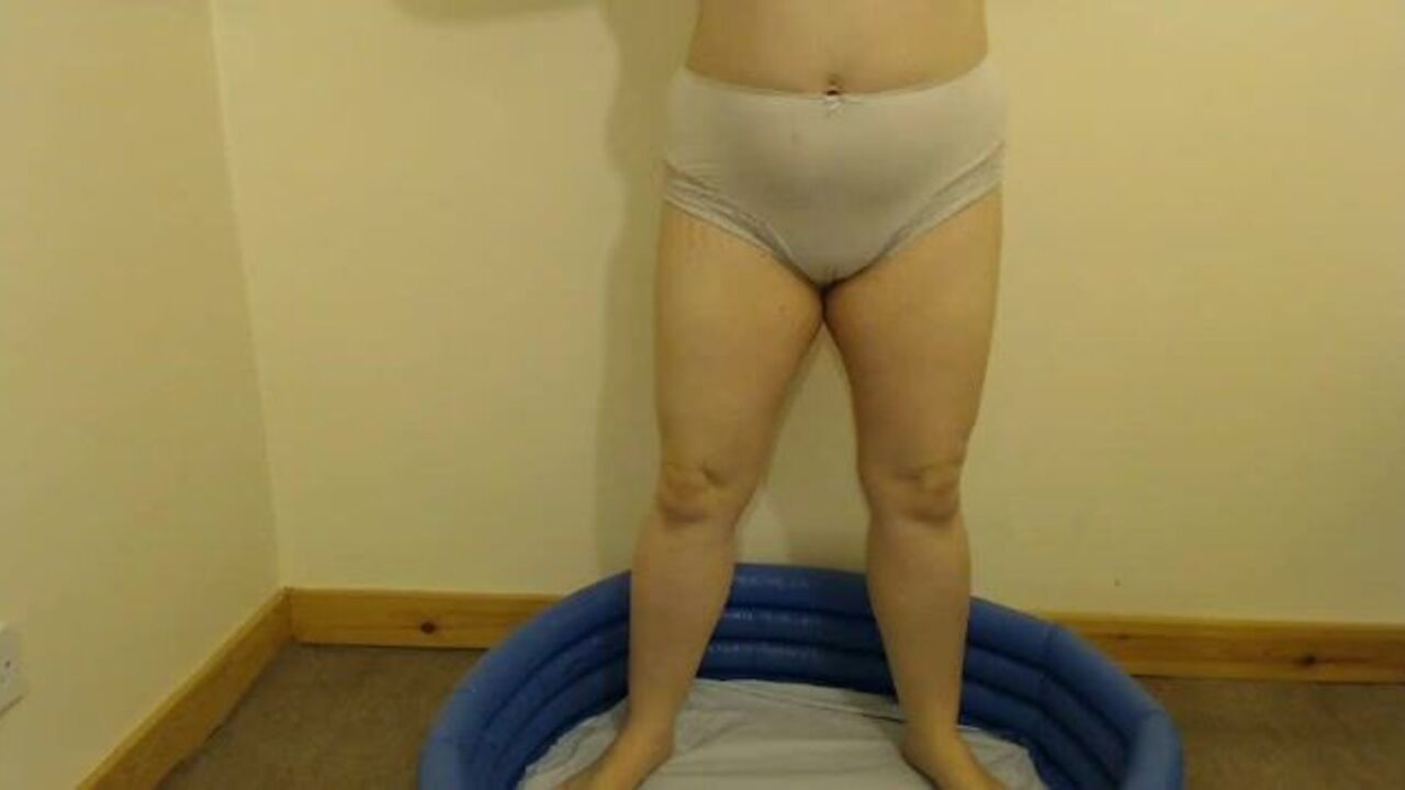 Watch me scat in my pants while playing with my toys