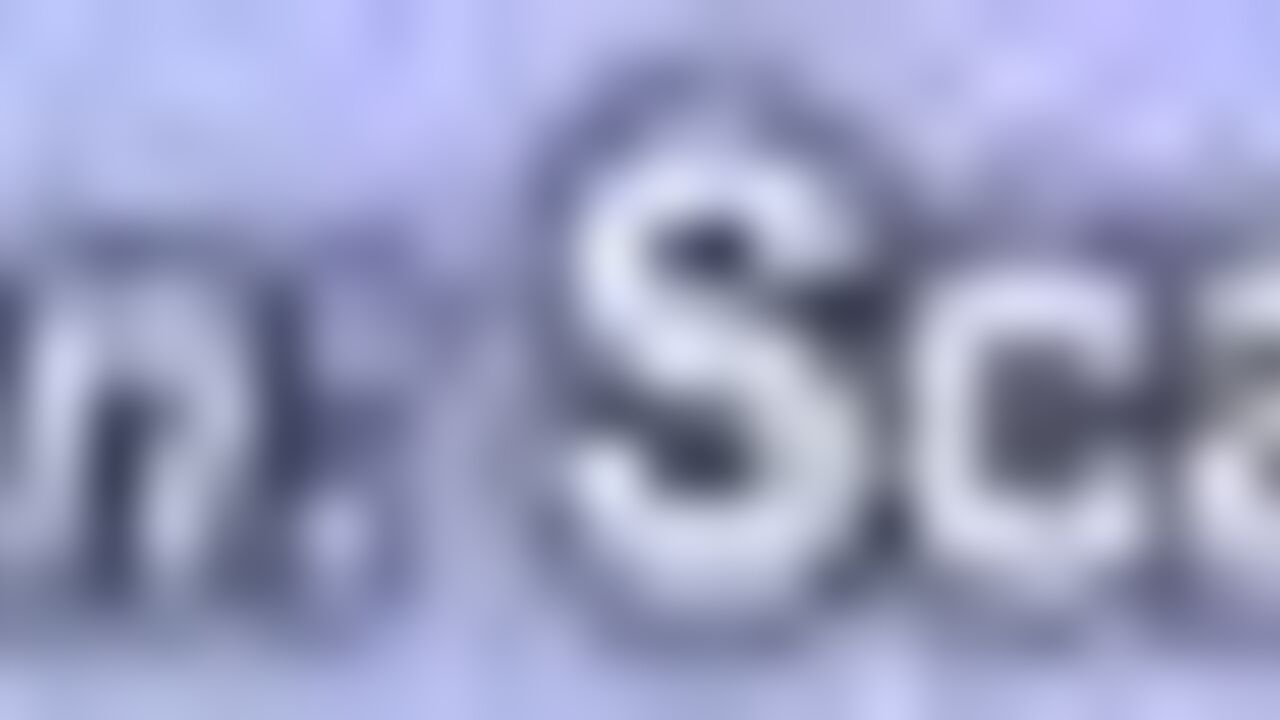 Watch this BBW granny pantyhose scat in her panties