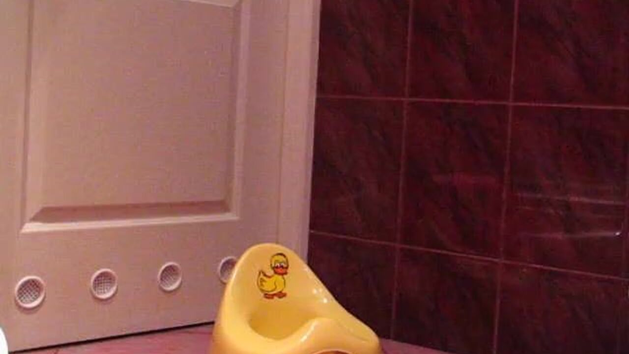 Watch this kinky scat porn video with a poop slave getting her pussy and ass stuffed