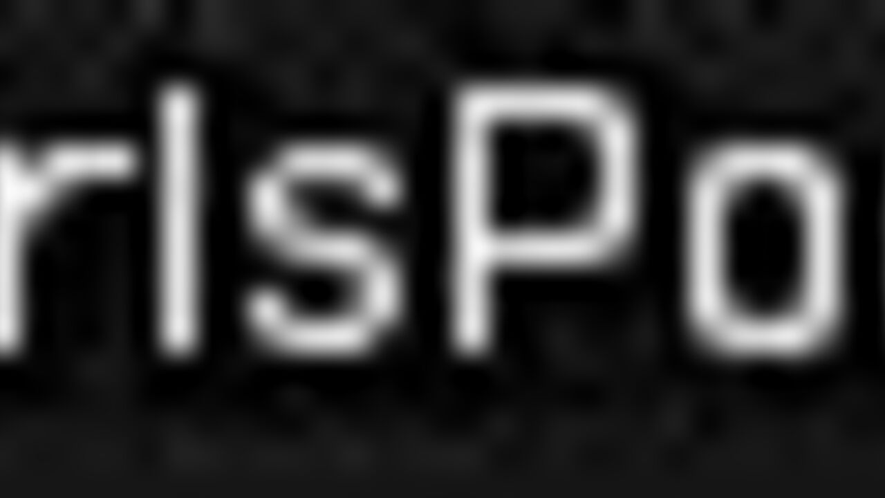 Watch this kinky slut get her toilet fetish satisfied in high heels