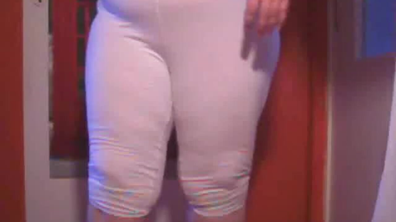 Watch this BBW slut in scat fetish get off with her pants in this scat video