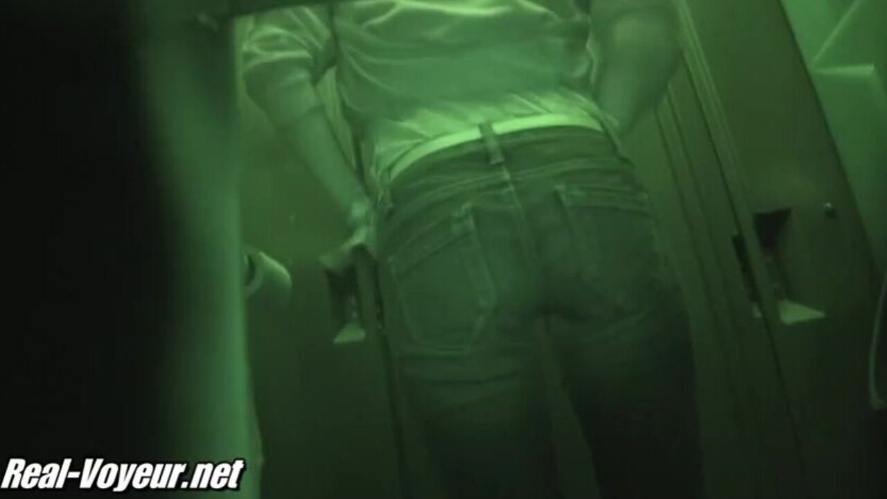 Kinky teen with a big ass pees in her own scat and poops in the toilet