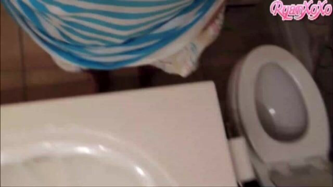 Steamy scat porn with poop slave girl in mind - 1920s-style!