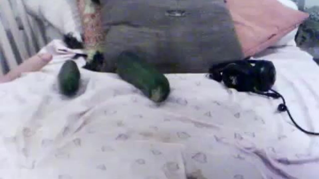 Get off with Putademerda - the hottest scat porn on webcam!